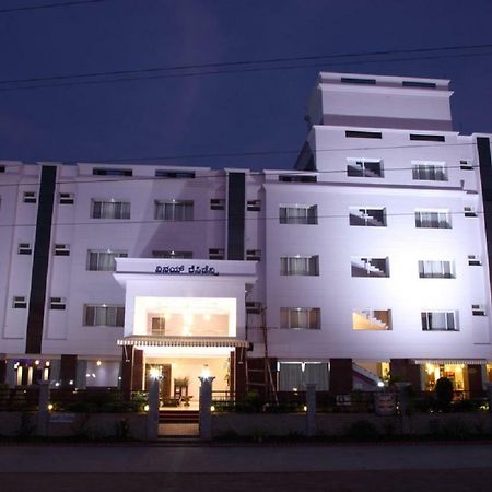Hotel Vinay Residency Sindhnur Esterno foto