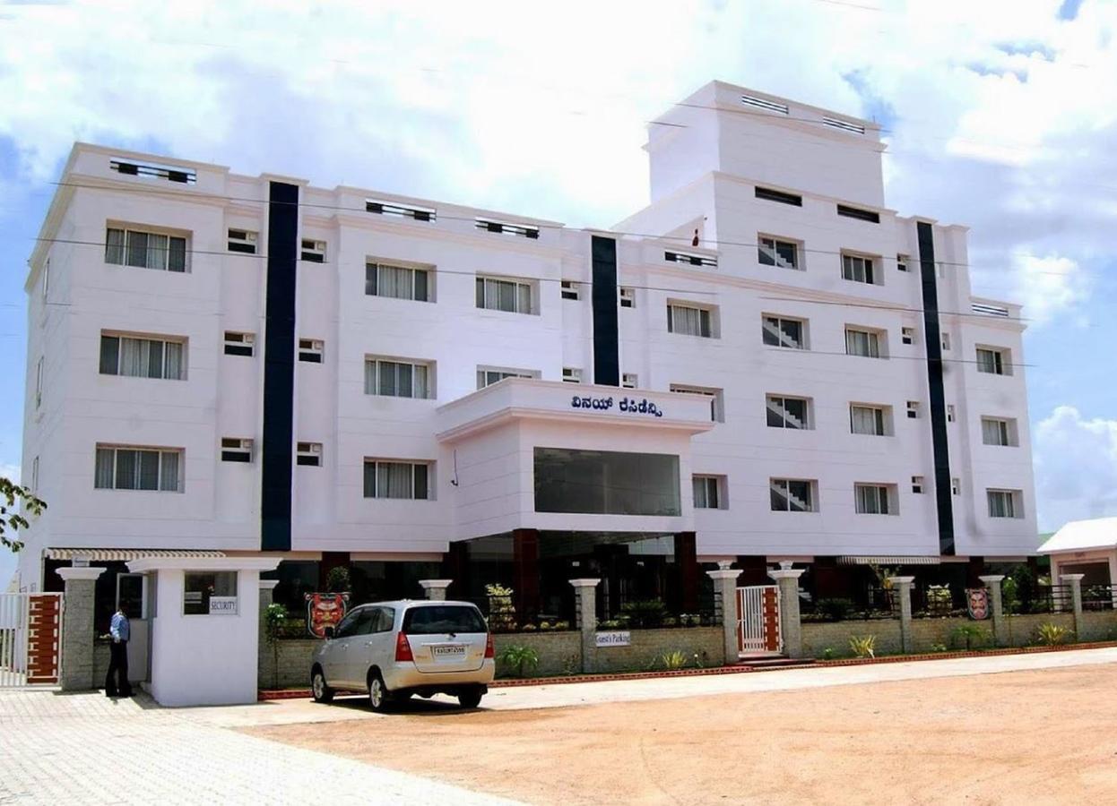 Hotel Vinay Residency Sindhnur Esterno foto