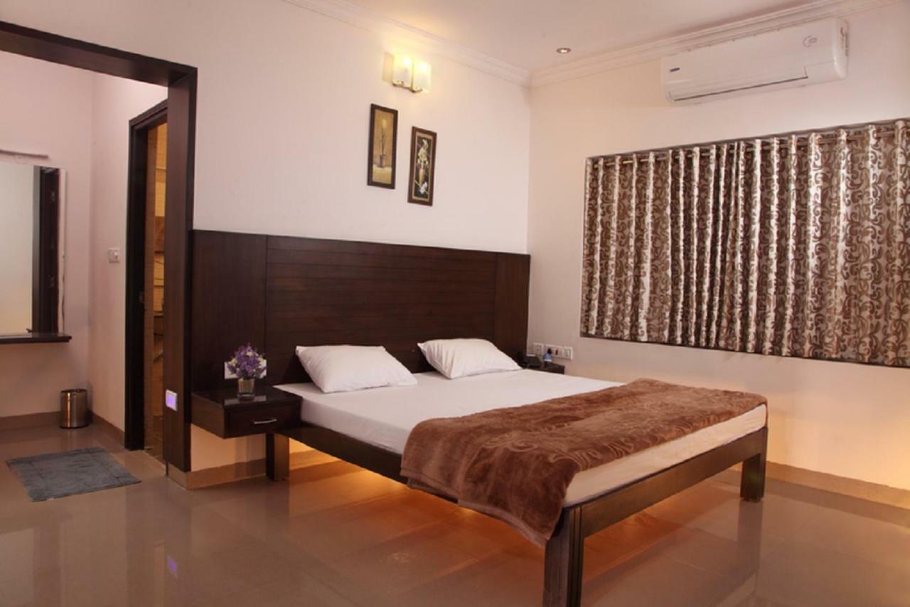 Hotel Vinay Residency Sindhnur Esterno foto
