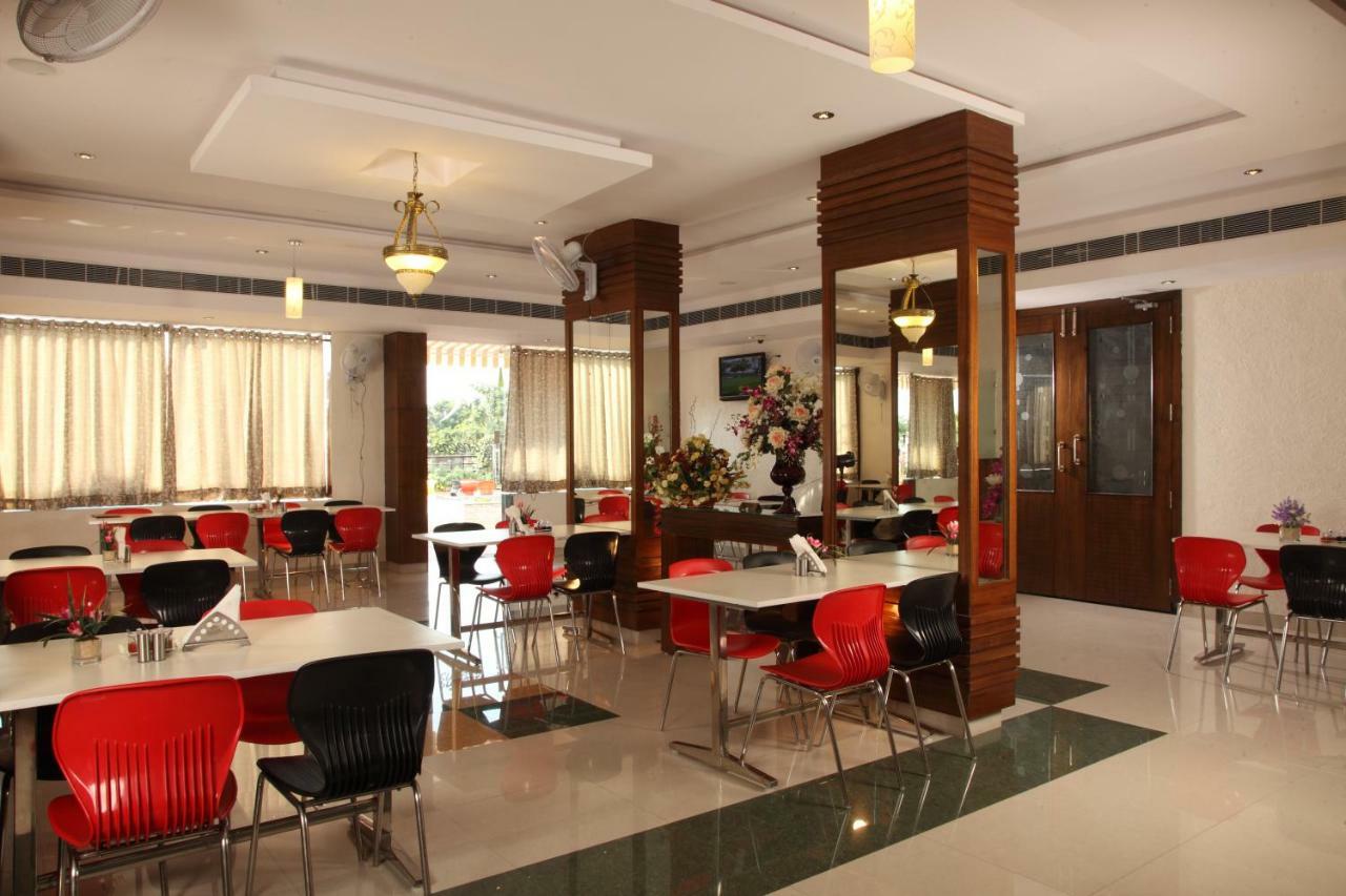 Hotel Vinay Residency Sindhnur Esterno foto