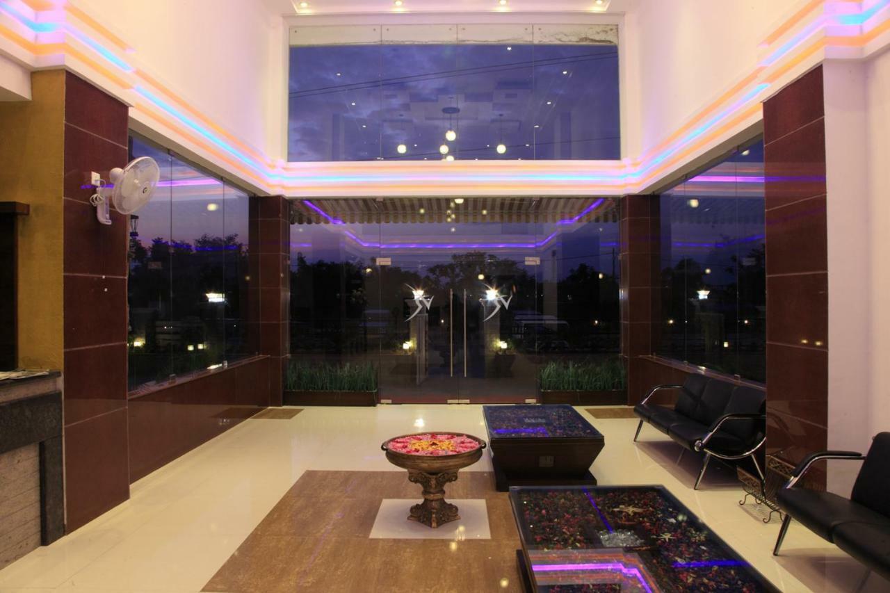 Hotel Vinay Residency Sindhnur Esterno foto
